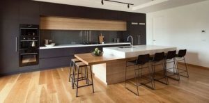 Konyha - A laminált padló meleg, dizájnos, egyedi és modern hatást kelt a konyhában.