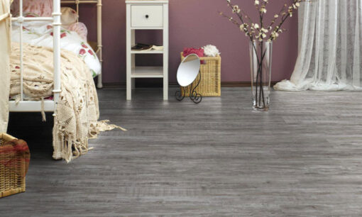 A Kronostep SPC vinyl padló Z200 Ramsey Oak padló valósághű fahatású, vízálló.