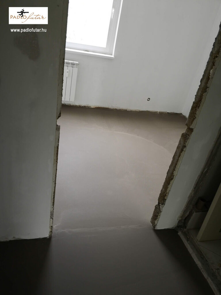 Laminált padló lerakásának folyamata 2. fázis munkálatainak eredménye